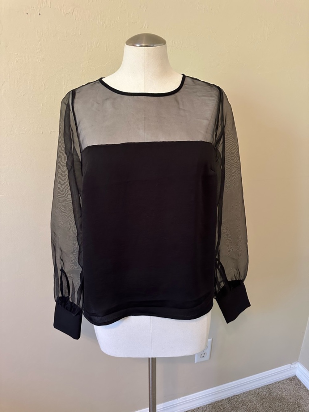 Express Sheet sleeve Blouse
